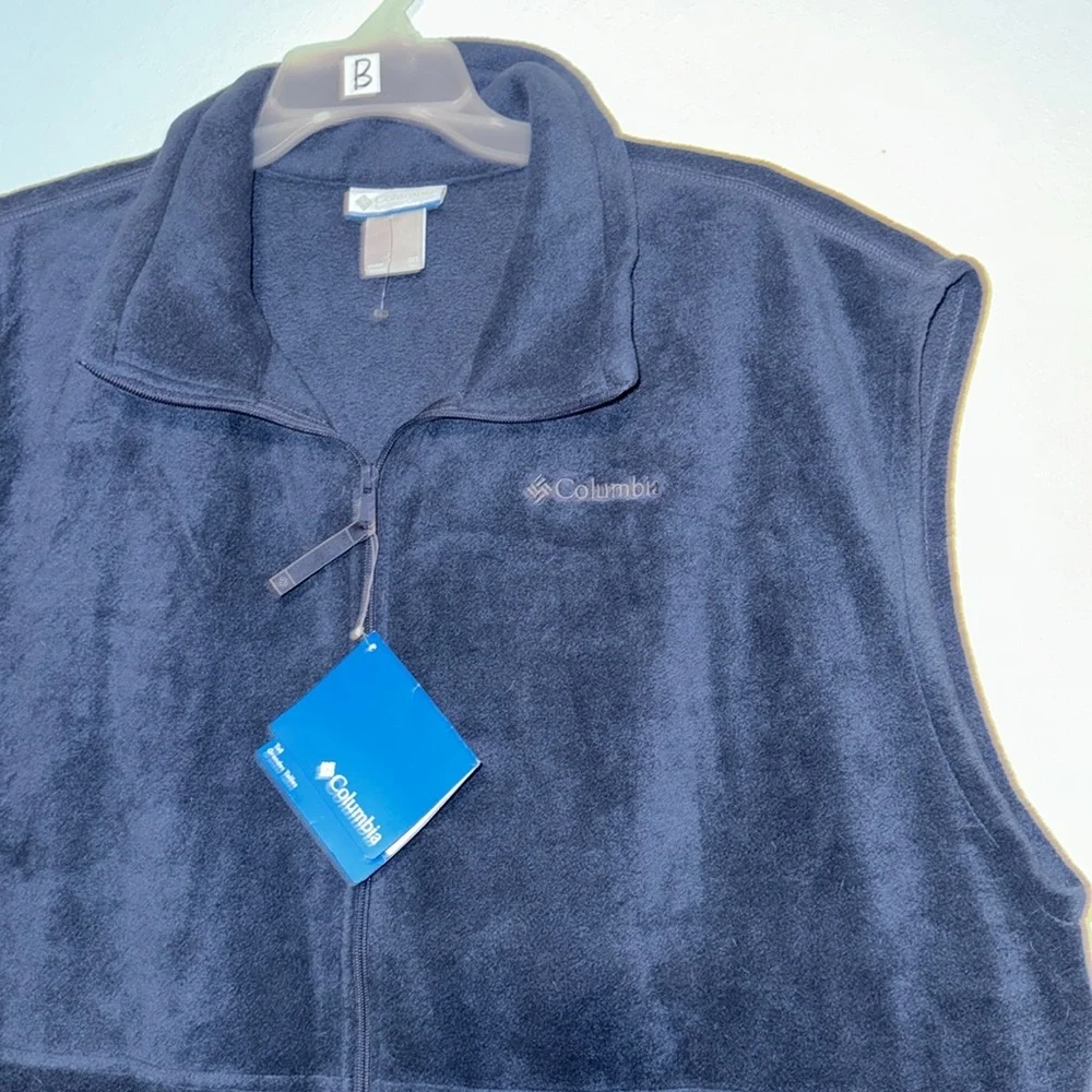 New Columbia Men's Cathedral Peak Vest